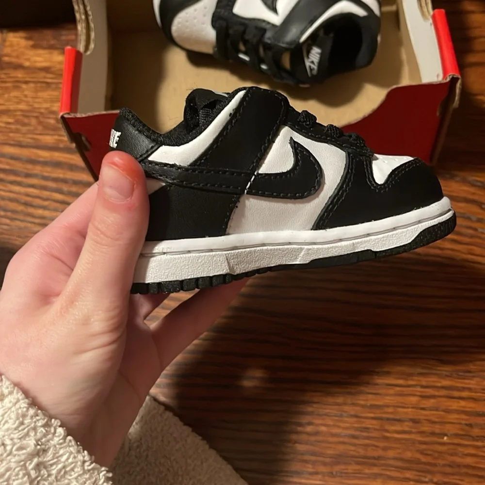 Nike panda dunks - Picture 2 of 4